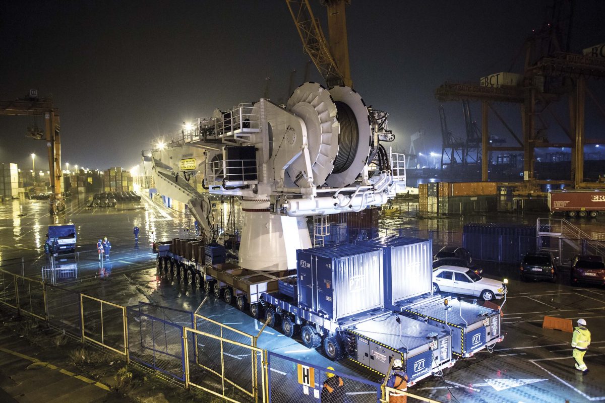TRANSPORT OF OUR 100 T AHC CRANE