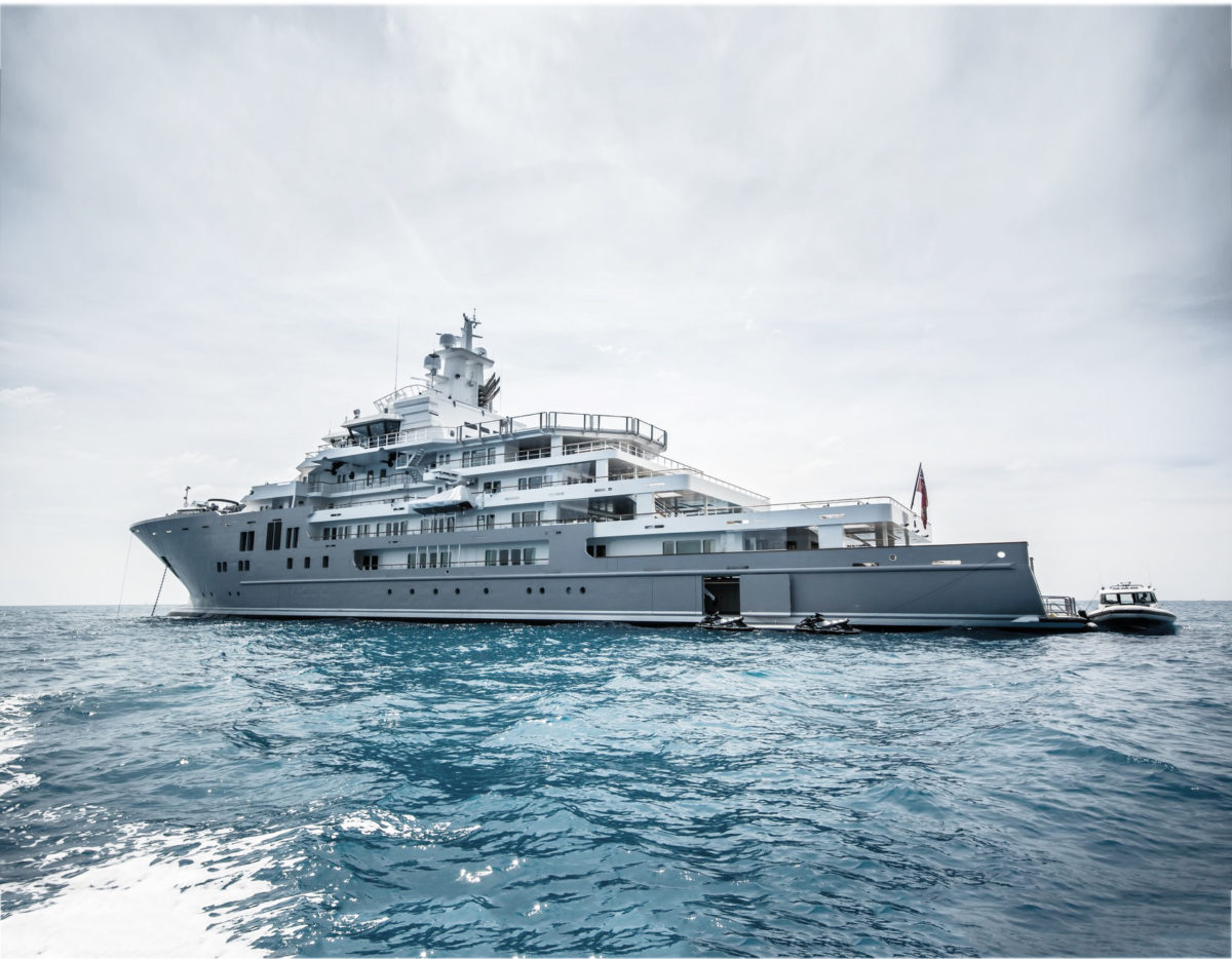 ULYSSES – LAP OF LUXURY