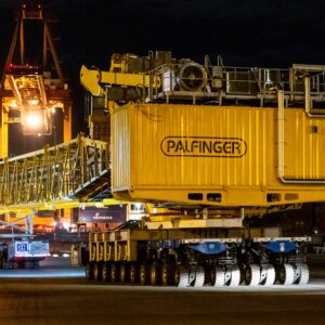 The transport of the crane to the harbor went as smoothly as the previous ones did.