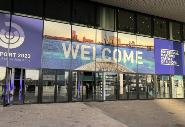 Entrance to the hall where the Europort 2024 trade fair took place, a banner hanging above the doors saying "welcome".